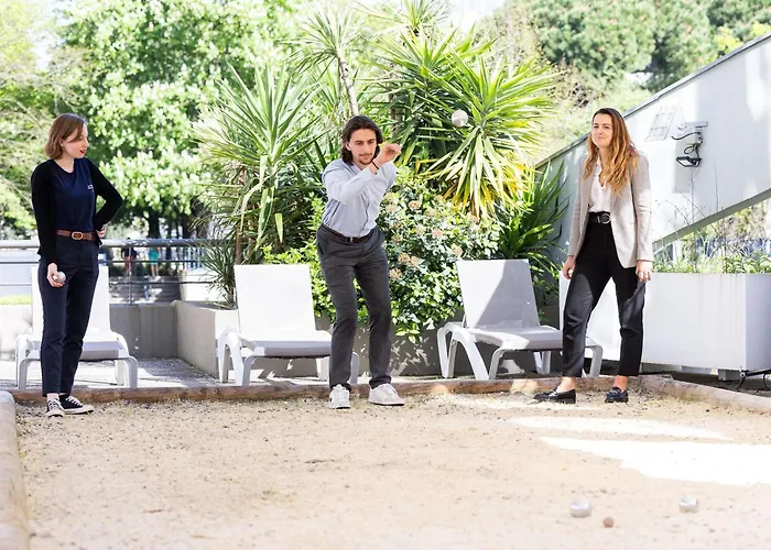 מלון Ibis Centre Meriadeck 3*