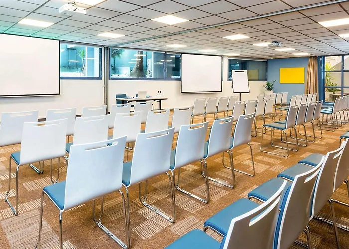 Отель Ibis Centre Meriadeck 3*