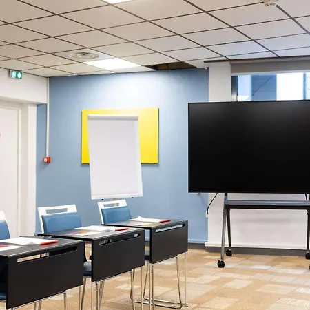 Ibis Centre Meriadeck Otel