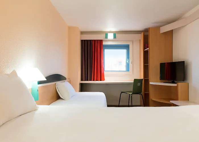 Hotel Ibis Centre Meriadeck 3*